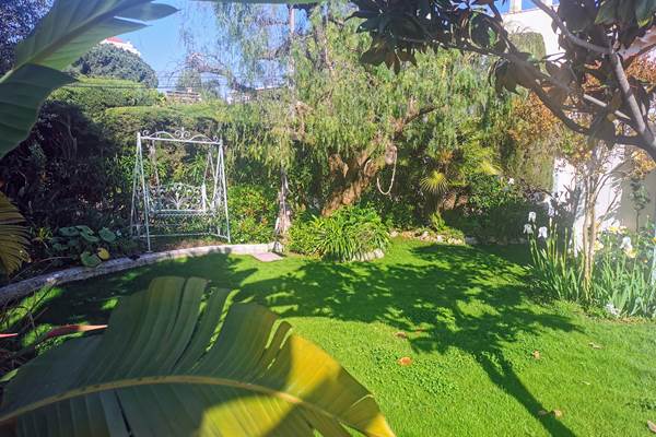 jardin blue dream :la balancelle