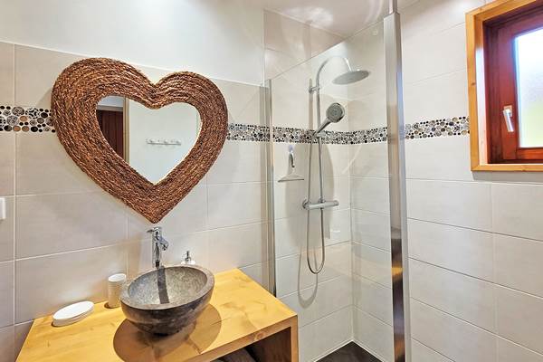 salle-de-bain-chalet-chataigne-1