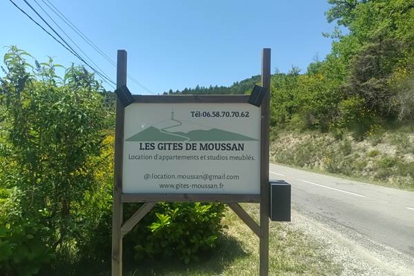 Les gîtes de Moussan - L'entrée