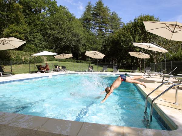 Piscine Château de Puy Robert Lascaux - venez plonger... au Château de Puy Robert Lascaux