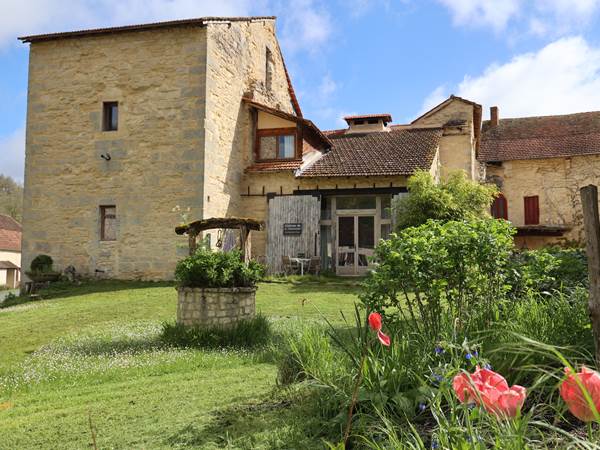 Séjour dans la Tour médiévale au Château de Saint-Chamarand dans le Lot