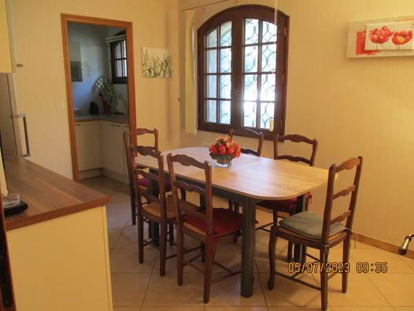Gite des Oliviers Valros - Tilleul - cuisine salle à manger 5