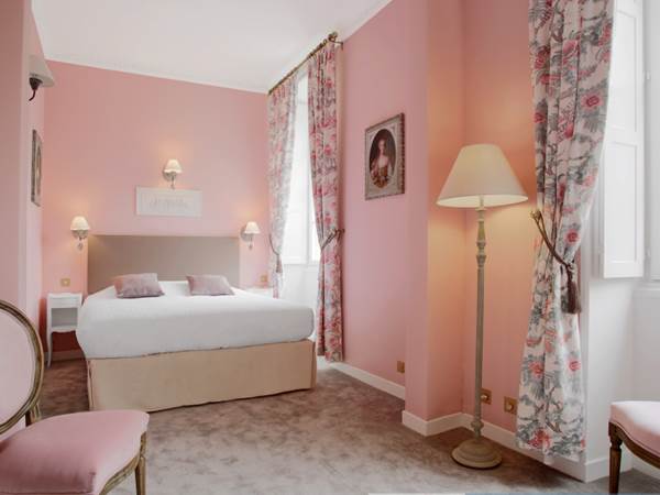 Chambres d'hôtes de charme Rose 5 vue tête de lit