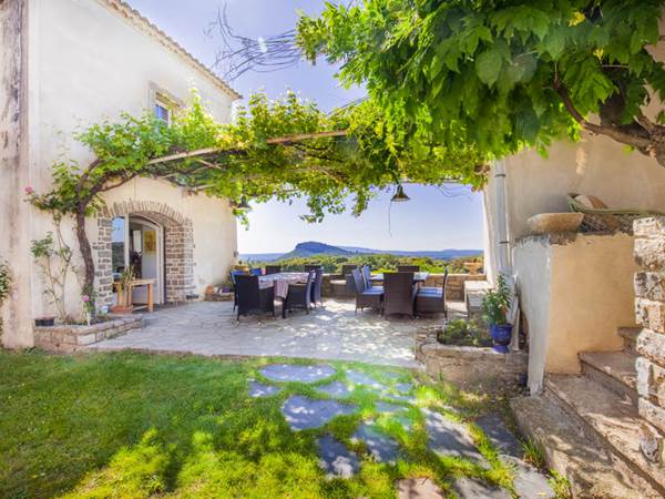 mas - terrasse - patio - gard - cevennes