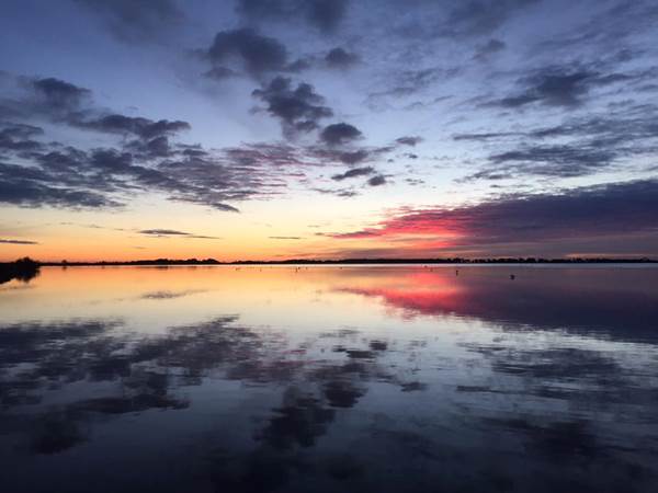 Phil2025-CoucherSoleilCamarguais-MirroirSurLagunes-