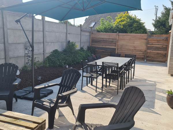 Terrasse extérieure exposée sud 50m² pour un barbeuc entre amis à Lille