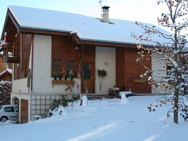 chambres-hotes-albertville-maison-neige-hiver-montagne-savoie