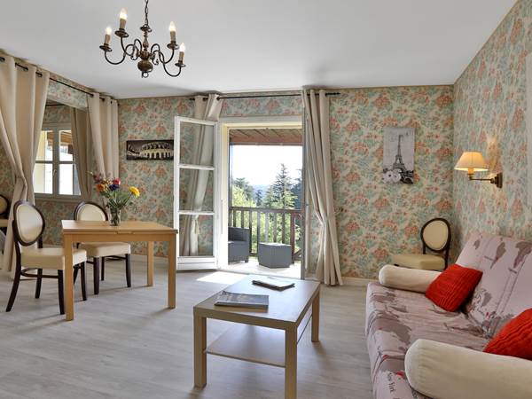 Gîte Tradition 33 avec balcon 2 à 4 personnes - canapé-lit pour enfants - vue sur la parc
