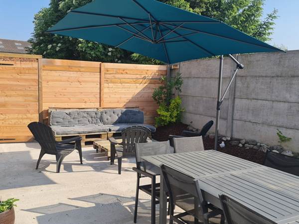 Terrasse extérieure exposée sud 50m² et grand parking pour un week-end à Lille