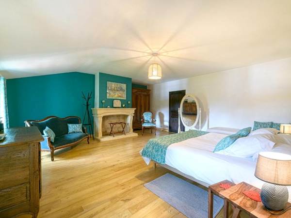 chambre-hote-manoir-courbiac-piscine