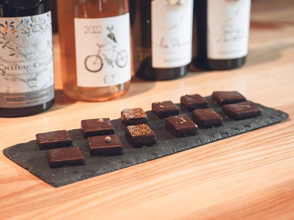 Vins de caractère et créations chocolatées audacieuses