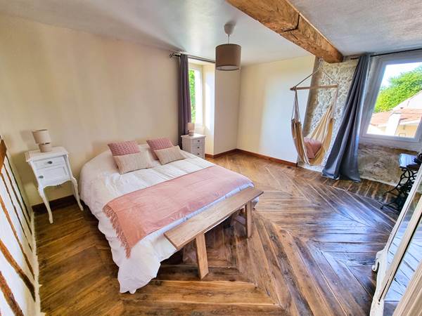 location-lauragaise-chambre-parquet-bois-naturel.jpg