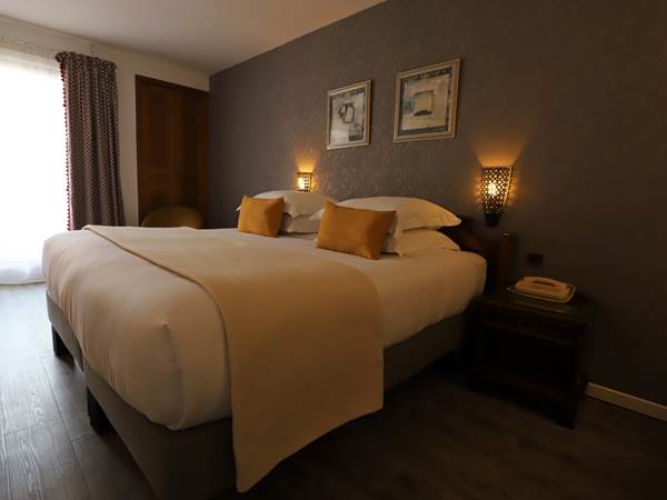 Spacieuse chambre de 16m² avec balcon et grand placard