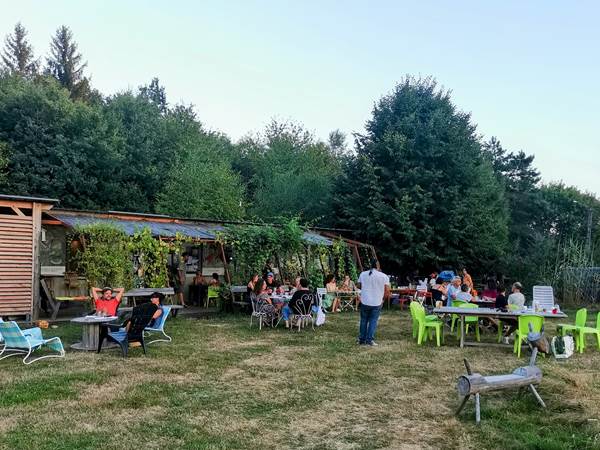 La maison d'accueil, le jardin