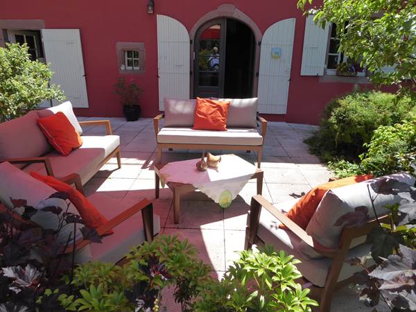 Terrasse du gîte le Châtaignier à Freland