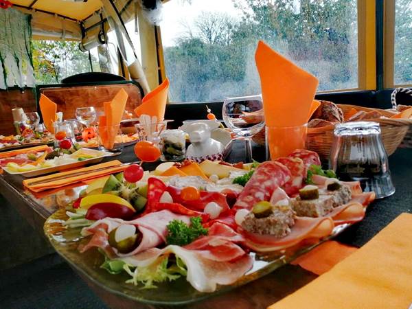 clos-de-l-isop_roulotte-a-manger_apéro_limousin-photo-gallery