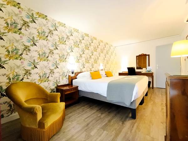 Chambre double avec petit balcon