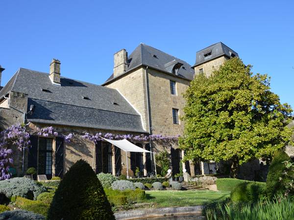 Chateau de Lissac avec la vue sur le parc