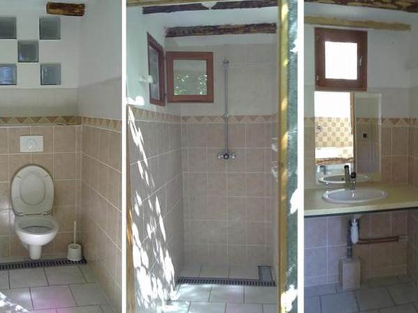 dans les sanitaires