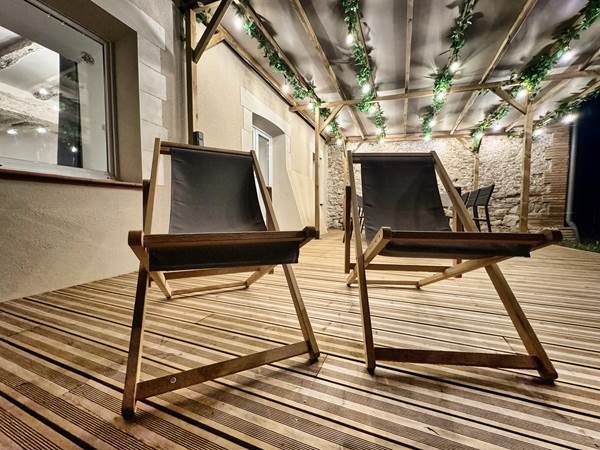 terrasse-cottage-transats-nuit-location-lauragaise.jpg