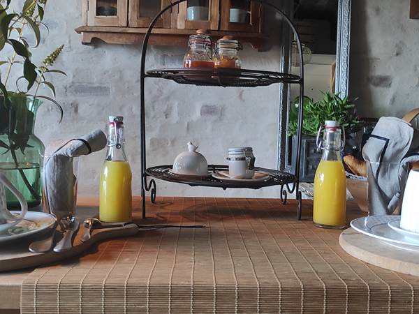 Petit déjeuner fait maison et des produits locaux