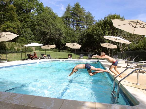 Piscine Château de Puy Robert Lascaux