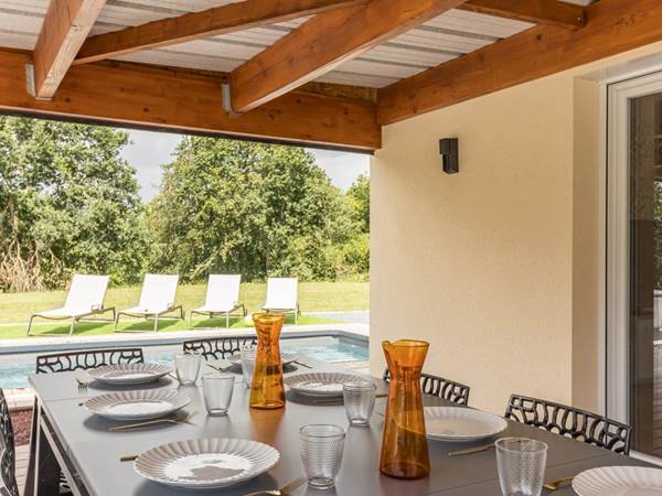 Coin Repas extérieur