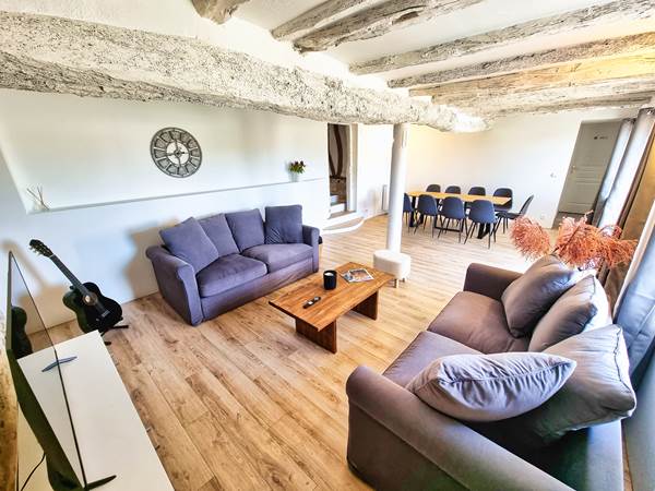 salon-convivial-gite-le-cottage-location-lauragaise.jpg