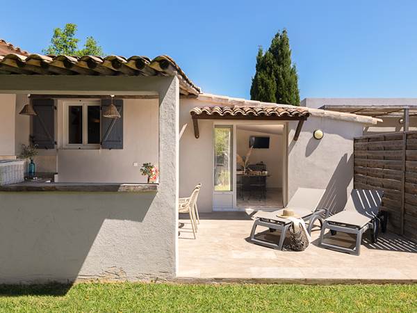 residence-vacances-i-levri - porto-vecchio-corse -appartement-terrasse-2-coté-jardin