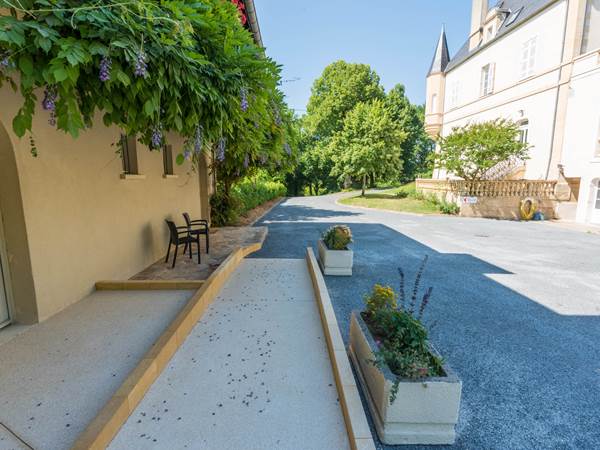 Rampe PMR accès chambre gentilhommière