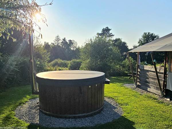 Hot tub Tente Safari 1