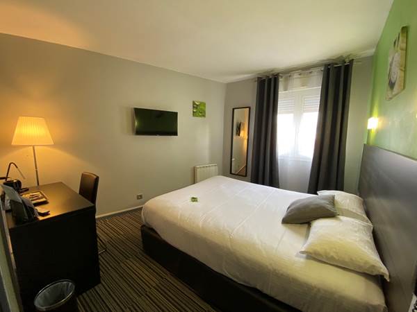 Chambre Grand lit double Confort - Vue sur Jardin