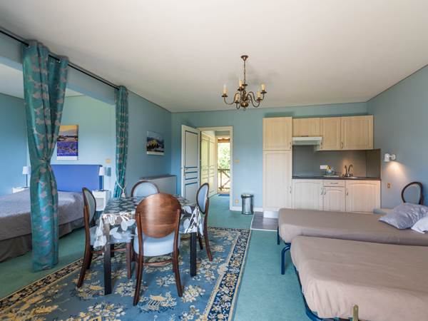 Gîte 33/34  de 2 à 4 personnes avec balcon vue séjour cuisine équipée