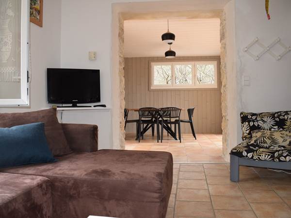 Les gîtes de Moussan - Montbrun Les Bains - coins salon et salle à manger - RDC - gîte 4