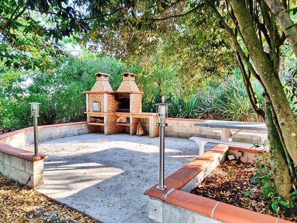espace-barbecue-four-pizza-domaine-lauragaise.jpg