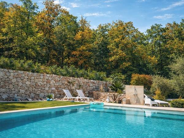 villa-maluan-piscine-vue-nature-cote-azur