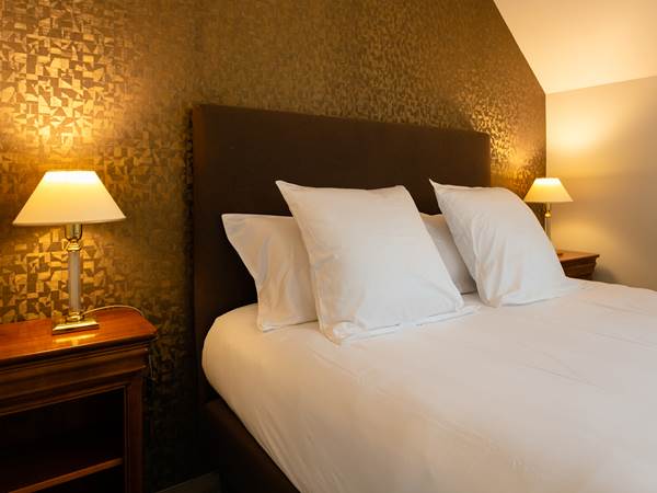 Les Enclos Secrets-Chambre Nina RICCI 1