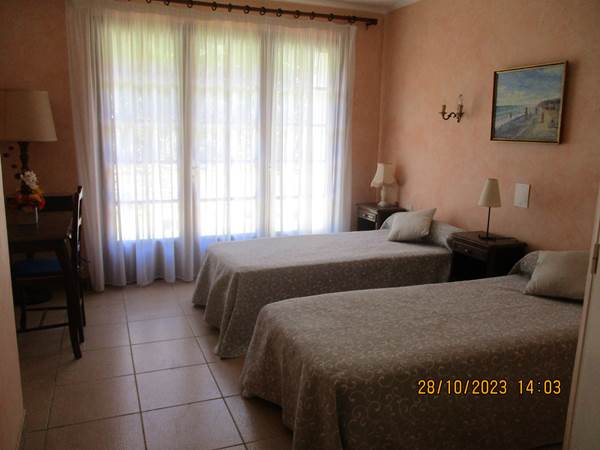 Gîte les Oliviers, Valros - Les Lavandes - chambre 2 lits 3