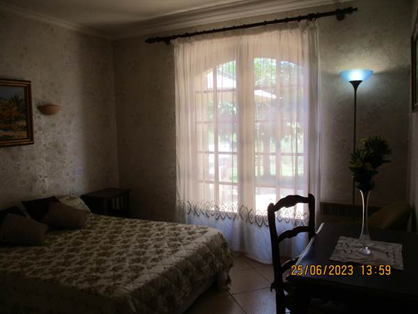 Gite des Oliviers Valros - Tilleul - chambre lit double