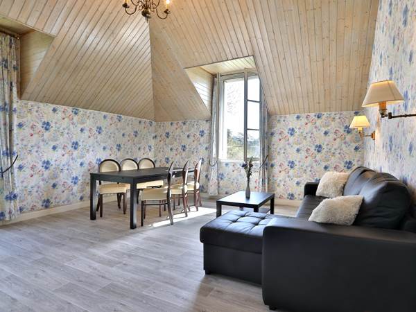 Gîte Privilège Gentilhommière 40-42 cuisine séjour avec canapé convertible 2 couchages