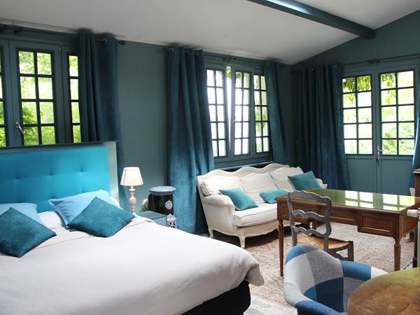 chambre Côté Jardin, grande, lumineuse, romantique-presta