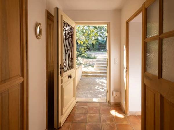 Entrée chaleureuse 