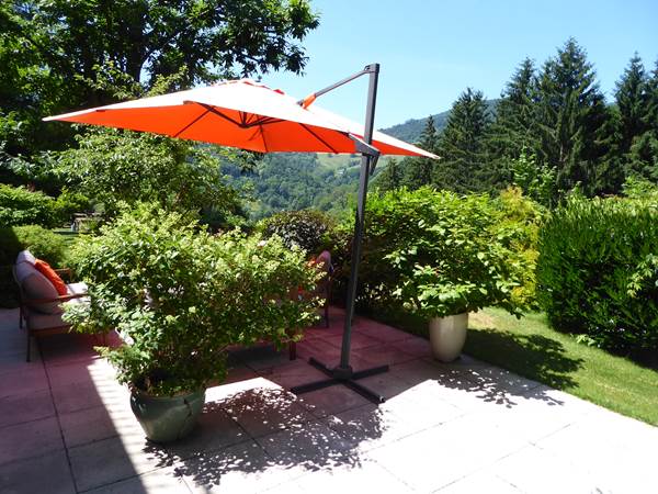 Terrasse du gîte le Châtaignier à Freland