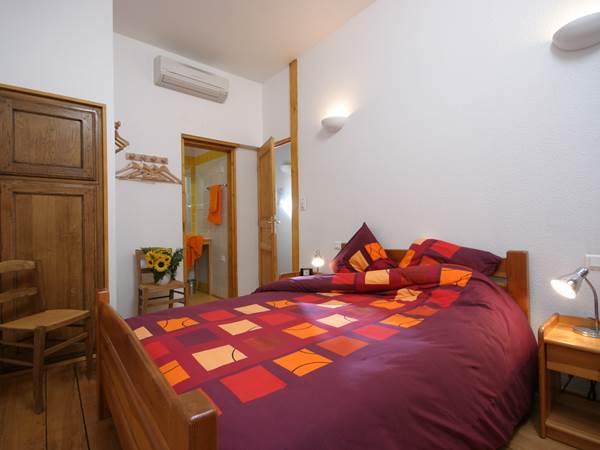 Chambre  avec salle de bain "en suite"
