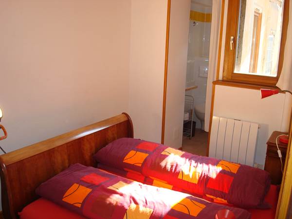 Chambre 2 avec salle d'eau "en-suite"