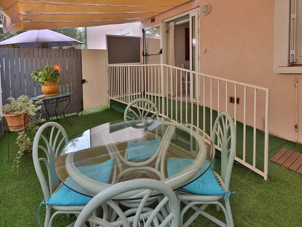Table repas de la terrasse privée