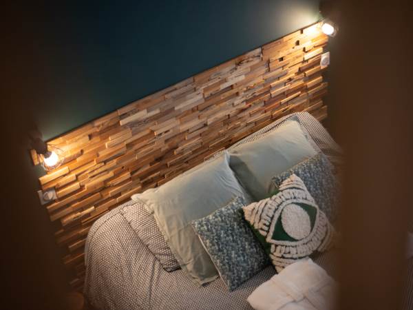 vue du lit cabane -chambre pomme de pin - Cale 32