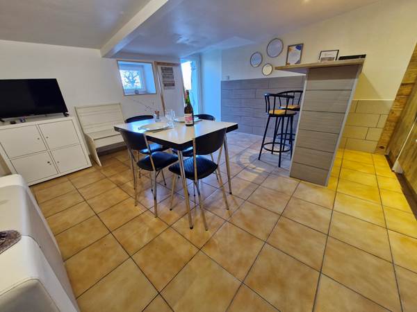 Vu d'ensemble séjour - cuisine