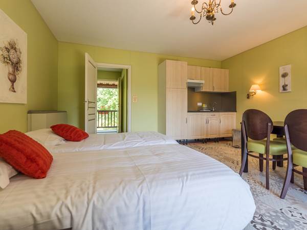 Junior suite et gîte de charme 35/36 avec 2 couchages lit 90 dans salon séjour