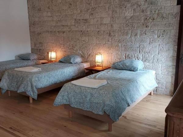 chambre-hote-manoir-courbiac-piscine